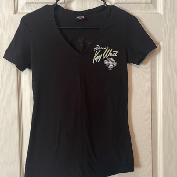 Harley-Davidson Tops - Harley Davidson Key West FL Sz Xs v neck t shirt EUC